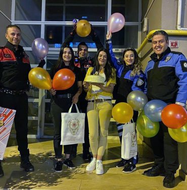 Şanlıurfa'da polislerden şehit kızına doğum günü sürprizi