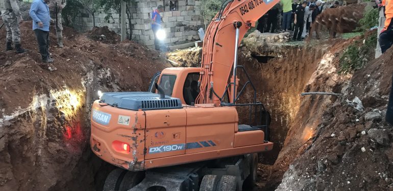 Şanlıurfa'da su kuyusuna düşen çocuk kurtarıldı