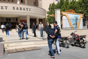 Şanlıurfa'da 4 kişinin yaralandığı kavgayla ilgili gözaltına alınan 12 şüpheli adliyede