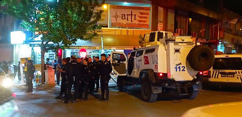 Şanlıurfa'da Beşiktaş-Galatasaray maçı sonrası taraftarlar arasında kavga çıktı