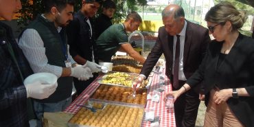 Viranşehir'de depremzedeler yararına kermes düzenlendi
