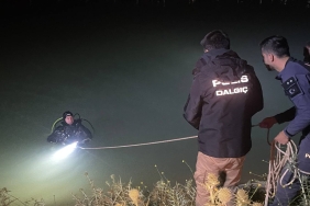 Şanlıurfa'da sulama kanalına düşen otomobildekiler için kurtarma çalışması başlatıldı