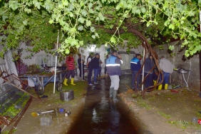 Şanlıurfa'da sağanak su baskınlarına neden oldu
