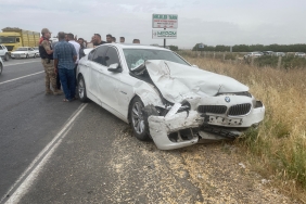 Şanlıurfa'da hafif ticari araç ile otomobil çarpıştı, 5 kişi yaralandı