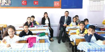 09100848_BAKAN_TEKYN_BYR_AYLE_ORTAMI_HAVASINDA_YSTYYARELERLE_EYYTYMY_BYRLYKTE_YONETECEYYZ_3