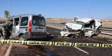 Şanlıurfa'da otomobil ile hafif ticari aracın çarpıştığı kazada 5 kişi yaralandı