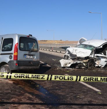 Şanlıurfa'da otomobil ile hafif ticari aracın çarpıştığı kazada 5 kişi yaralandı