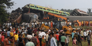 hindistan-da-tren-kazasi-233-olu-900-den-fazla-15989889_8878_m