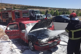 Şanlıurfa'da otomobilde çıkan yangın söndürüldü