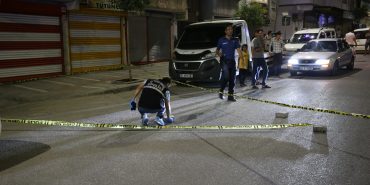 Şanlıurfa'da çıkan bıçaklı kavgada biri olaya müdahale eden polis 3 kişi yaralandı