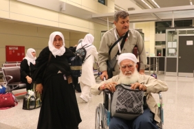 Şanlıurfa'dan kutsal topraklara giden ilk hacı kafilesi kente döndü