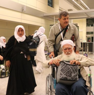 Şanlıurfa'dan kutsal topraklara giden ilk hacı kafilesi kente döndü