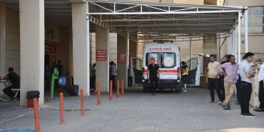 Şanlıurfa'da şarampole devrilen otomobildeki 1 kişi öldü, 4 kişi yaralandı
