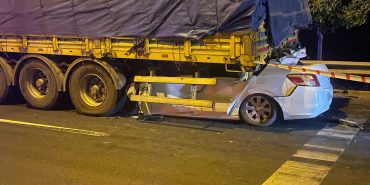 Şanlıurfa'da tıra çarpan otomobildeki 2 kişi hayatını kaybetti