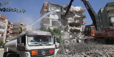 Şanlıurfa'da 2 ayda 8 bin 800 ağır hasarlı binanın yıkımı tamamlanacak