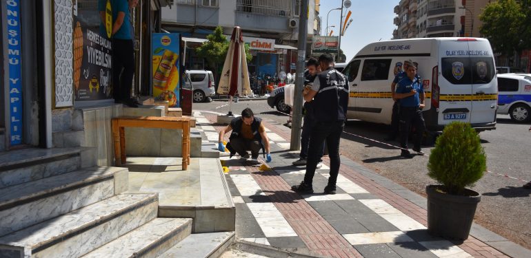 Şanlıurfa'da eski eşi tarafından silahla vurulan kadın öldü