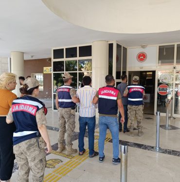 Şanlıurfa'da telefonda dolandırıcılık yaptıkları iddiasıyla 3 zanlı yakalandı