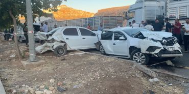 Şanlıurfa'da 9 aracın karıştığı trafik kazasında 5 kişi yaralandı