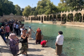 Güneydoğu'nun turizm merkezi Balıklıgöl'de hafta sonu yoğunluğu