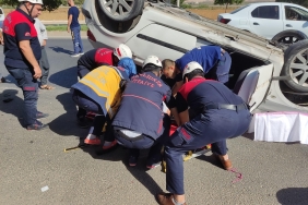 Şanlıurfa'da devrilen otomobilin sürücüsü yaralandı