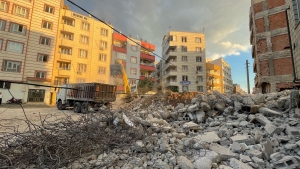 Şanlıurfa'da ağır hasarlı binaların yüzde 56'sının yıkımı tamamlandı