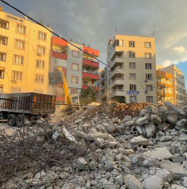 Şanlıurfa'da ağır hasarlı binaların yüzde 56'sının yıkımı tamamlandı