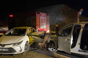 Şanlıurfa'da hafif ticari araç ile otomobilin çarpıştığı kazada 11 kişi yaralandı