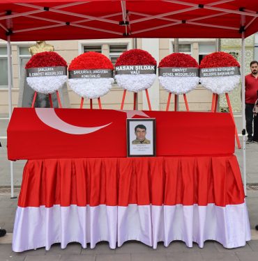 Hastalık sonucu hayatını kaybeden mahalle bekçisi son yolculuğuna uğurlandı