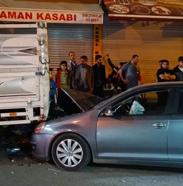 Şanlıurfa'da iki trafik kazasında 6 kişi yaralandı
