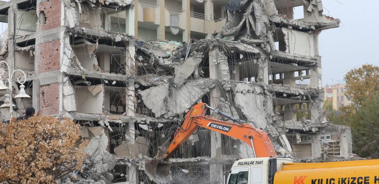 Şanlıurfa'da ağır hasarlı binaların yüzde 86'sı yıkıldı