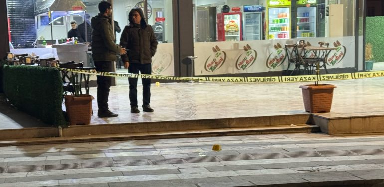 Şanlıurfa'da iş yerine silahlı saldırıda 5 kişi yaralandı