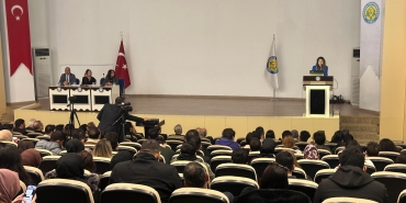 Harran Üniversitesi'nde bağımlılıkla mücadele paneli düzenlendi