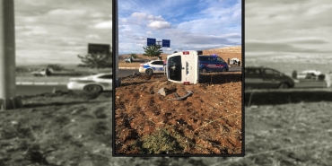 Şanlıurfa'da otomobil ile hafif ticari aracın çarpıştığı kazada 1 kişi öldü, 3 kişi yaralandı