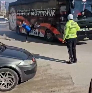 karakopru belediyespor otobusune saldiri