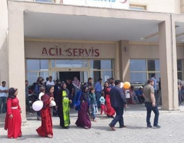 viransehirde_tasi_sopali_kavga_9_yarali_h51076_c2a2a