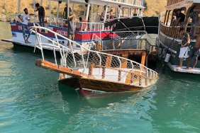 Halfeti’de Tekneler Kafa Kafaya Çarpıştı!