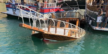 Halfeti’de Tekneler Kafa Kafaya Çarpıştı!