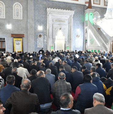 Şanlıurfa’da Bayram Namazında Camiler Doldu