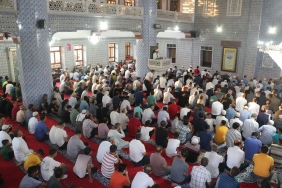 sanliurfa-da-kurban-bayrami-namazi-heyecani1657343479