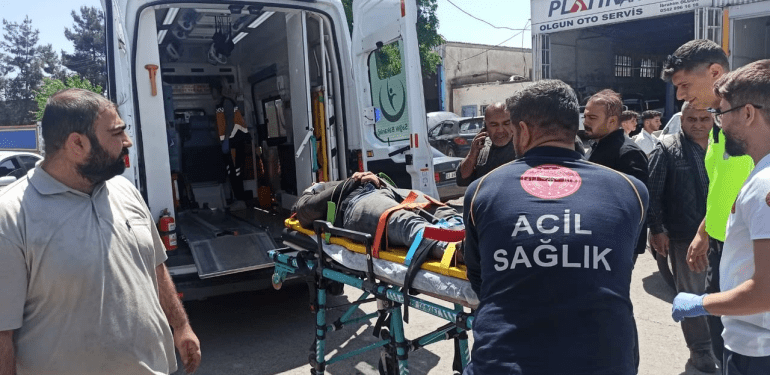 Şanlıurfa’da Kontrolden Motosiklet Devrildi