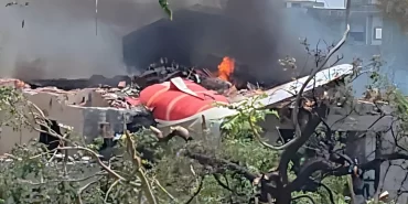 hindistan-da-yolcu-ucagi-dustu-18735394_3555_amp